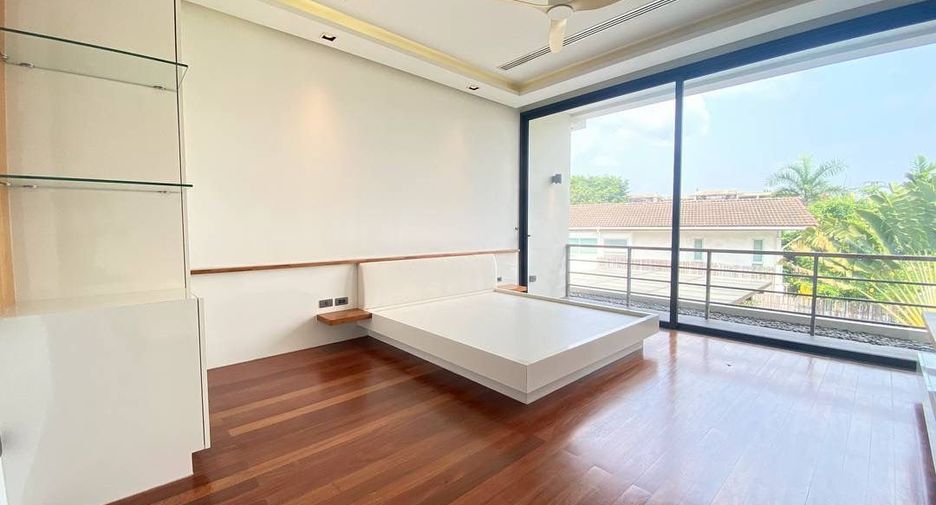For rent and for sale 5 bedrooms house in Khlong Toei, Bangkok