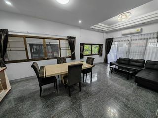 Casa adosada en alquiler de 6 habitaciones en Chatuchak, Bangkok