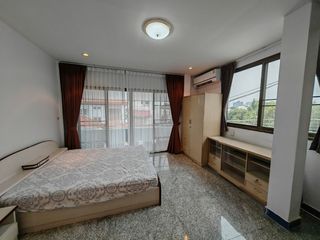 Casa adosada en alquiler de 6 habitaciones en Chatuchak, Bangkok