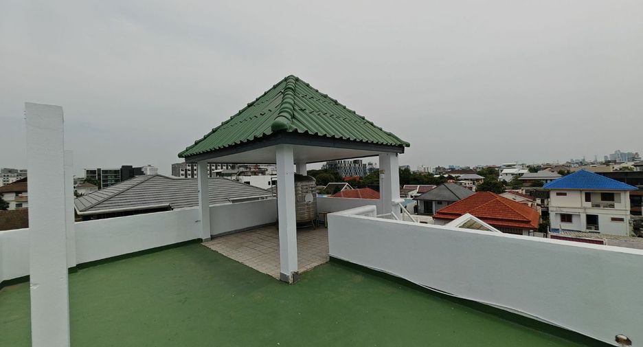 出租 6 卧室 联排别墅 在 Chatuchak, 曼谷