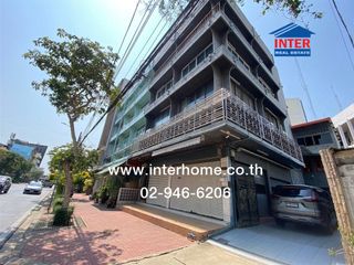 For sale 7 bed retail Space in Pom Prap Sattru Phai, Bangkok