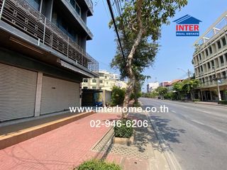 For sale 7 bed retail Space in Pom Prap Sattru Phai, Bangkok