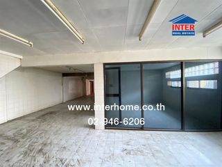 For sale 7 bed retail Space in Pom Prap Sattru Phai, Bangkok