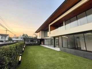 Haus zur Miete und zum Kauf mit 4 Zimmer in Bang Na, Bangkok