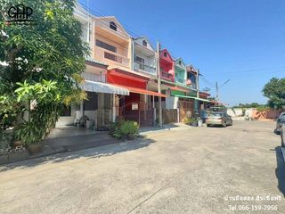 For sale 3 Beds townhouse in Sam Phran, Nakhon Pathom