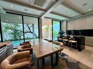 Haus zur Miete und zum Kauf mit 4 Zimmer in Suan Luang, Bangkok