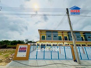 For sale 4 Beds townhouse in Krathum Baen, Samut Sakhon
