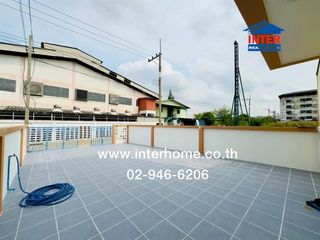 For sale 4 Beds townhouse in Krathum Baen, Samut Sakhon