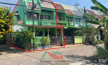 Casa adosada en venta de 2 habitaciones en Lat Phrao, Bangkok