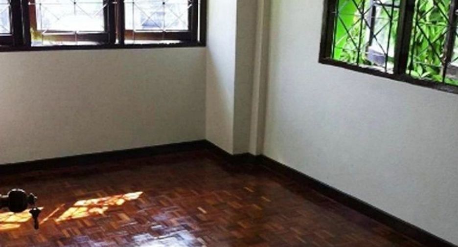 Casa adosada en venta de 2 habitaciones en Lat Phrao, Bangkok