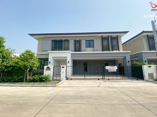 For sale 4 Beds house in Sathon, Bangkok
