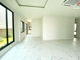 For sale 4 Beds house in Sathon, Bangkok