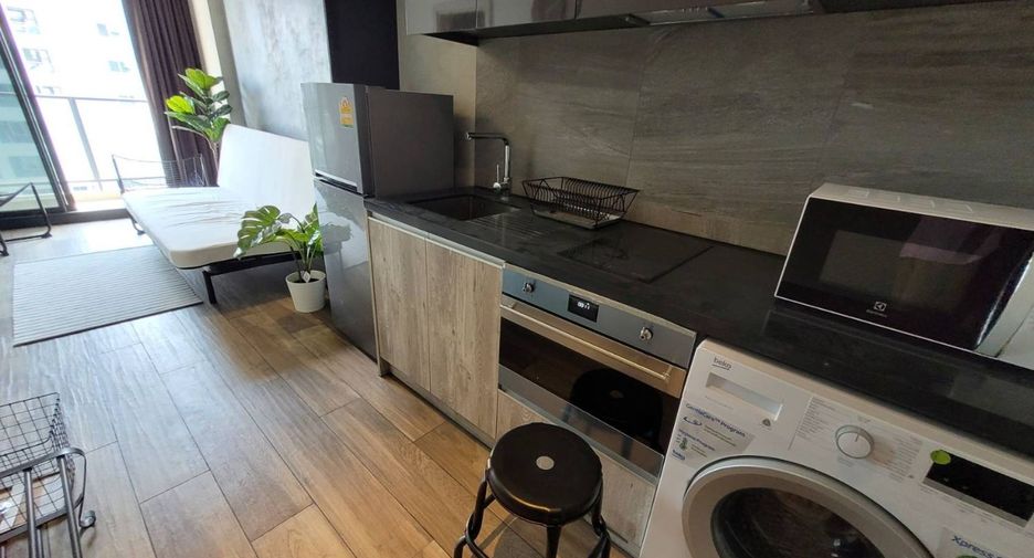 For rent 1 bed condo in Watthana, Bangkok
