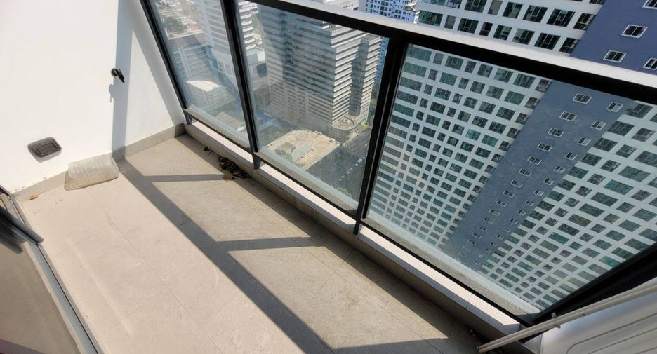 For rent 1 bed condo in Watthana, Bangkok
