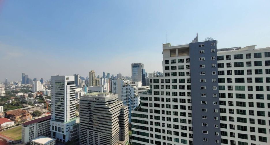 For rent 1 bed condo in Watthana, Bangkok