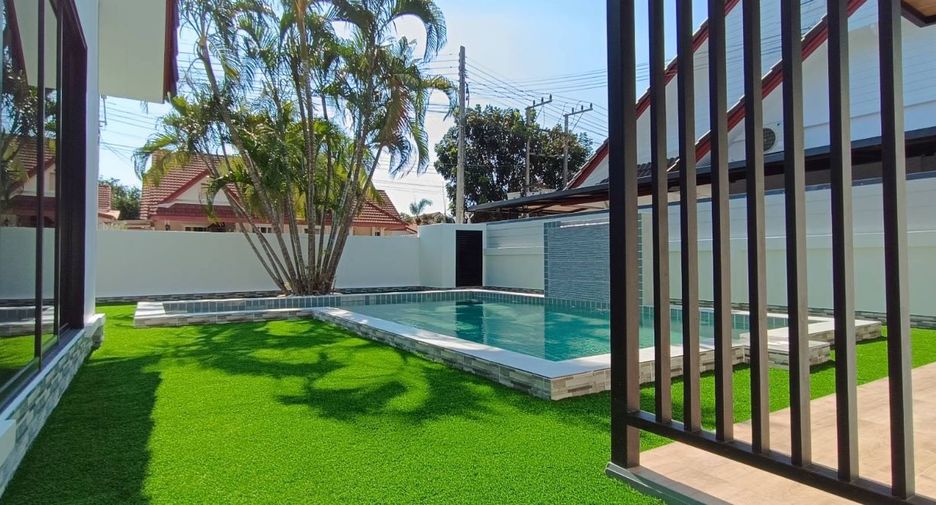 For rent and for sale 3 bedrooms villa in Bang Lamung, Chonburi