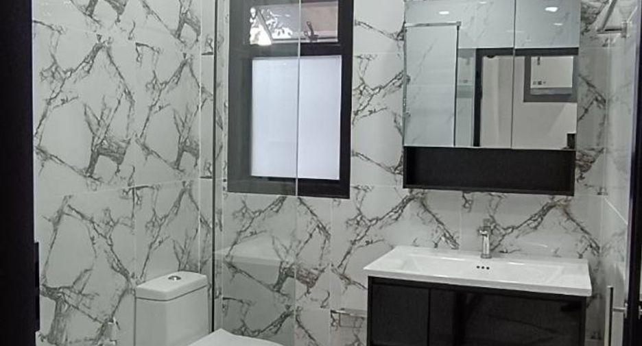 For rent and for sale 3 bedrooms villa in Bang Lamung, Chonburi