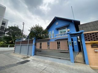 For sale 4 Beds house in Chatuchak, Bangkok