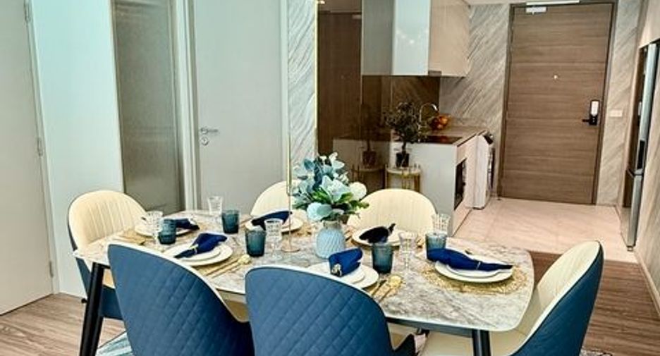 For rent 3 bedrooms condo in Khlong Toei, Bangkok