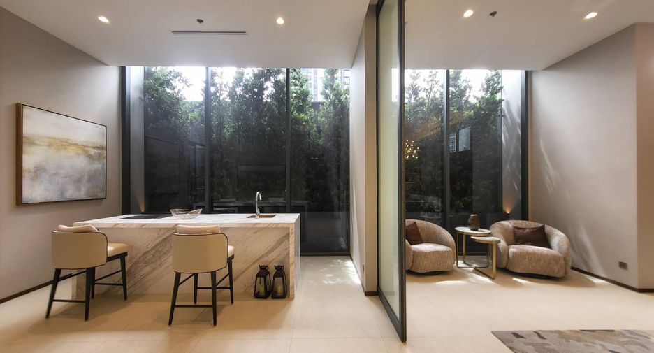 For rent 2 bedrooms condo in Khlong Toei, Bangkok