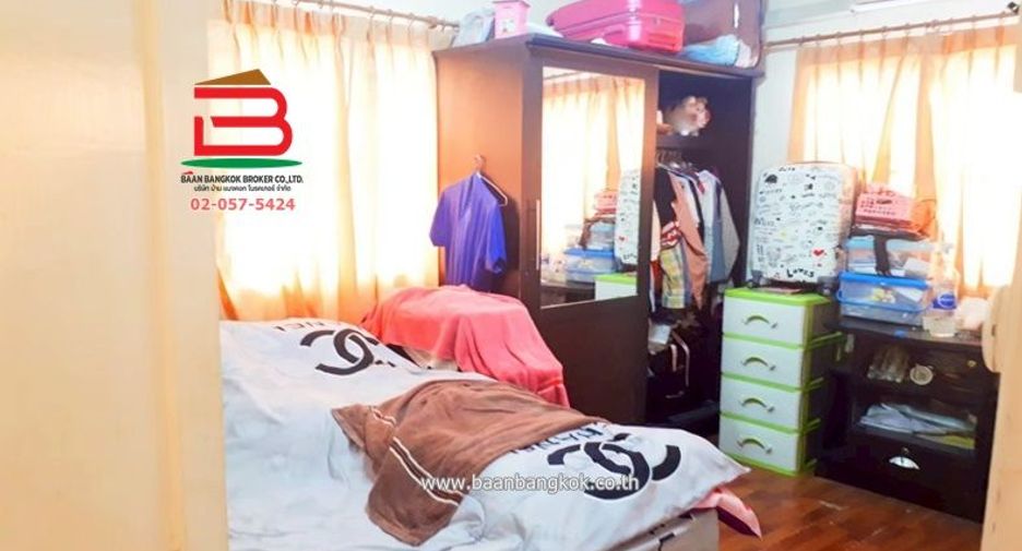 Casa adosada en venta de 3 habitaciones en Khlong Luang, Pathum Thani