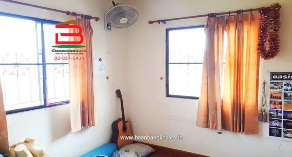 Casa adosada en venta de 3 habitaciones en Khlong Luang, Pathum Thani