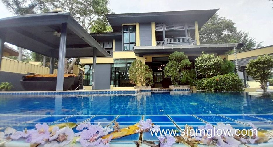 For rent and for sale 4 bedrooms villa in Bang Lamung, Chonburi