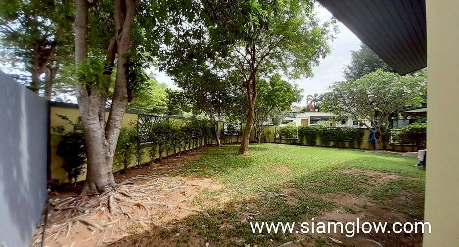 For rent and for sale 4 bedrooms villa in Bang Lamung, Chonburi