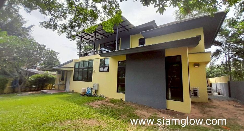 For rent and for sale 4 bedrooms villa in Bang Lamung, Chonburi