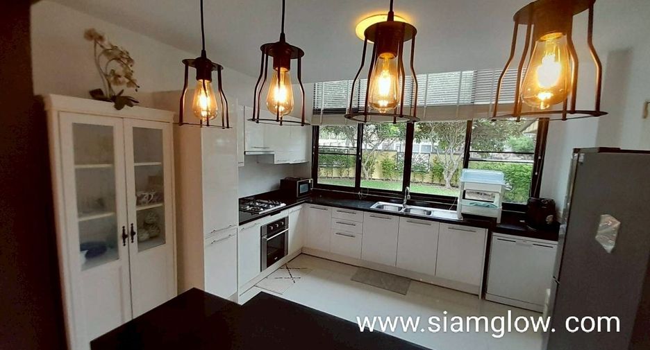 For rent and for sale 4 bedrooms villa in Bang Lamung, Chonburi