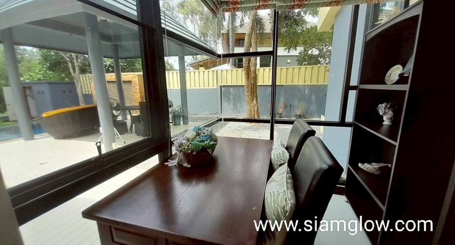 For rent and for sale 4 bedrooms villa in Bang Lamung, Chonburi