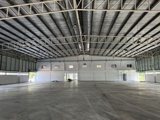 出租 仓库 在 Si Racha, Chon Buri