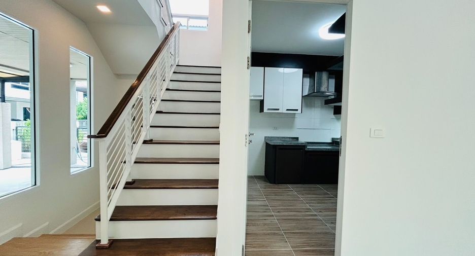 Casa en venta de 4 habitaciones en Mueang Pathum Thani, Pathum Thani