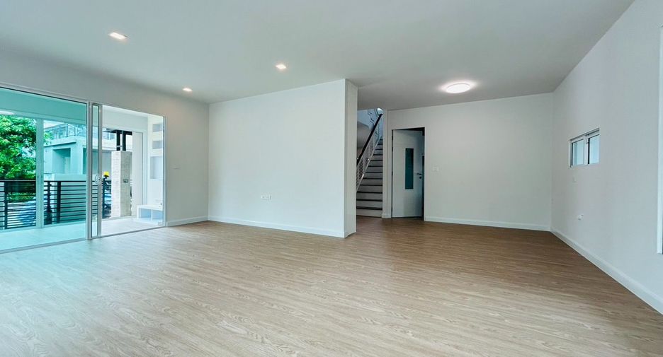 Casa en venta de 4 habitaciones en Mueang Pathum Thani, Pathum Thani