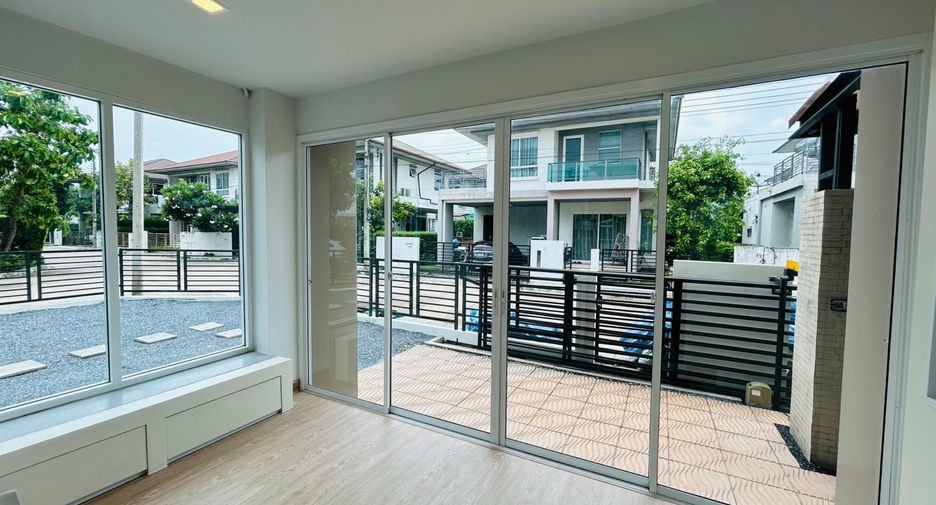 Casa en venta de 4 habitaciones en Mueang Pathum Thani, Pathum Thani
