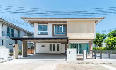 For sale 4 bedrooms house in Mueang Pathum Thani, Pathum Thani
