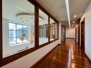 Casa en venta de 9 habitaciones en Phra Khanong, Bangkok