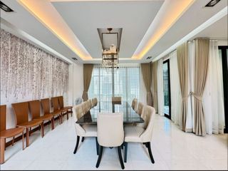 Casa en venta de 9 habitaciones en Phra Khanong, Bangkok
