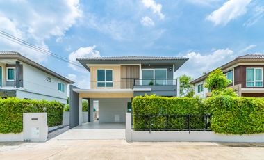 For sale 3 bedrooms house in Bang Sao Thong, Samut Prakan
