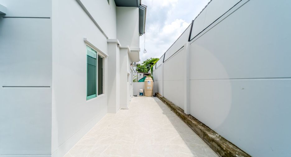 For sale 3 ベッドルーム house in Bang Sao Thong, Samut Prakan