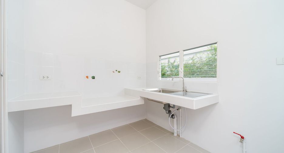 For sale 3 ベッドルーム house in Bang Sao Thong, Samut Prakan