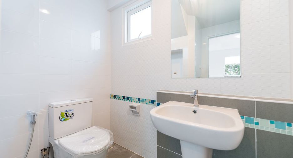 For sale 3 ベッドルーム house in Bang Sao Thong, Samut Prakan