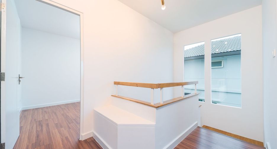 For sale 3 ベッドルーム house in Bang Sao Thong, Samut Prakan