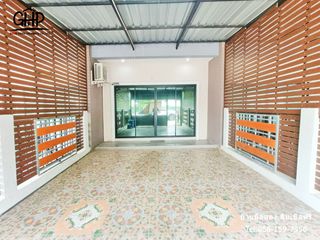 For sale 3 bed townhouse in Mueang Suphanburi, Suphan Buri