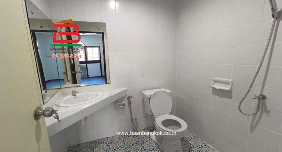 For sale 2 bedrooms townhouse in Thanyaburi, Pathum Thani
