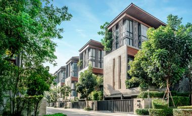Casa en alquiler y en venta de 4 habitaciones en Yan Nawa, Bangkok