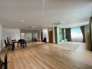 For sale 4 Beds house in Phra Khanong, Bangkok