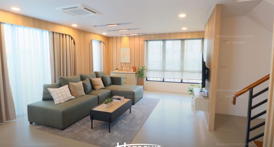 Casa en venta de 3 habitaciones en Si Racha, Chonburi
