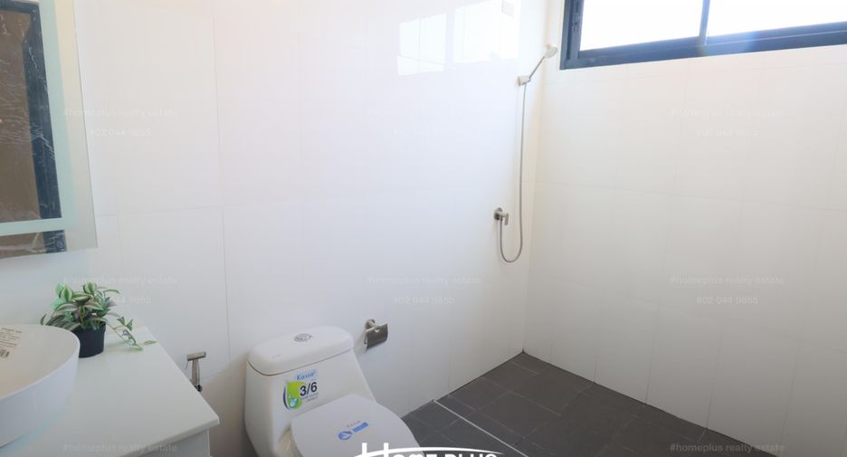 Casa en venta de 3 habitaciones en Si Racha, Chonburi