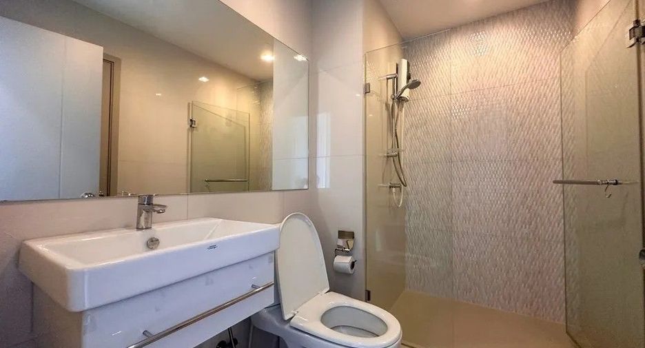 For sale 2 bedrooms condo in Khlong Toei, Bangkok